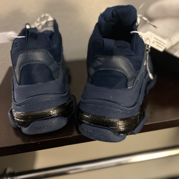 Balenciaga’s - Picture 2 of 7